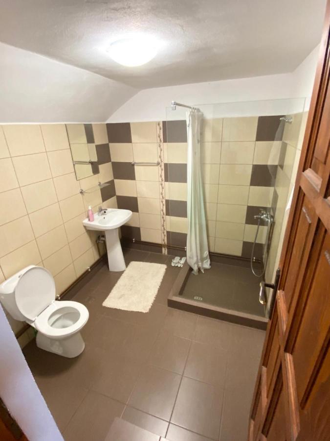 Casa De Vacanta Motata Novaci-Straini Ngoại thất bức ảnh