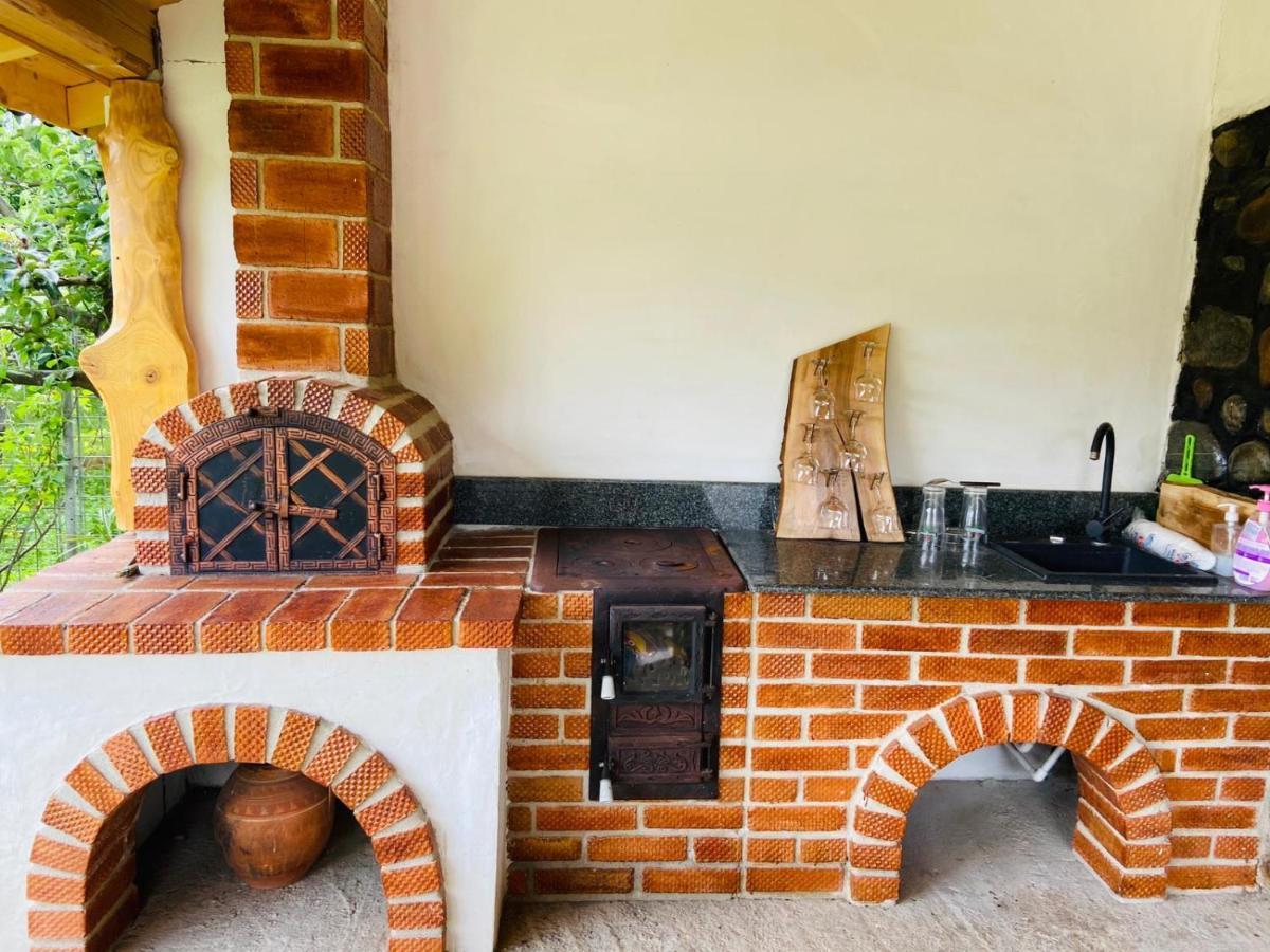 Casa De Vacanta Motata Novaci-Straini Ngoại thất bức ảnh