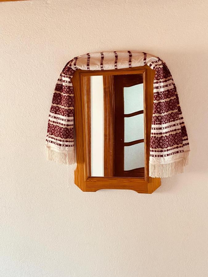 Casa De Vacanta Motata Novaci-Straini Ngoại thất bức ảnh