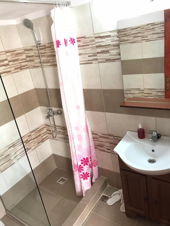 Casa De Vacanta Motata Novaci-Straini Ngoại thất bức ảnh