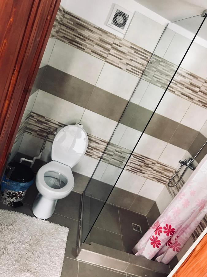 Casa De Vacanta Motata Novaci-Straini Ngoại thất bức ảnh